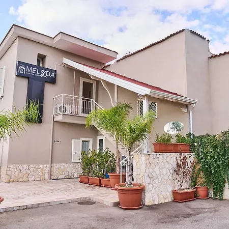 Alojamento de Acomodação e Pequeno-almoço Melydà 4*